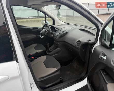 Белый Форд Tourneo Courier, объемом двигателя 1.5 л и пробегом 220 тыс. км за 8850 $, фото 12 на Automoto.ua