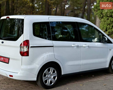 Форд Tourneo Courier 2017 в Луцке на Automoto.ua Белый Форд Tourneo Courier, объемом двигателя 1.5 л и пробегом 221 тыс. км за 9400 $, фото 4 на Automoto.ua