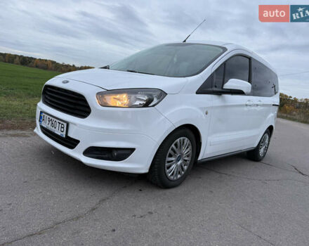 Белый Форд Tourneo Courier, объемом двигателя 1.5 л и пробегом 220 тыс. км за 9200 $, фото 3 на Automoto.ua