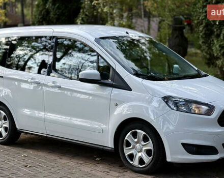 Форд Tourneo Courier 2017 в Луцке на Automoto.ua Белый Форд Tourneo Courier, объемом двигателя 1.5 л и пробегом 221 тыс. км за 9400 $, фото 2 на Automoto.ua