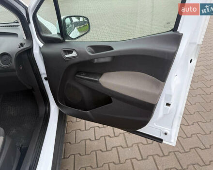 Белый Форд Tourneo Courier, объемом двигателя 1.5 л и пробегом 220 тыс. км за 8850 $, фото 16 на Automoto.ua