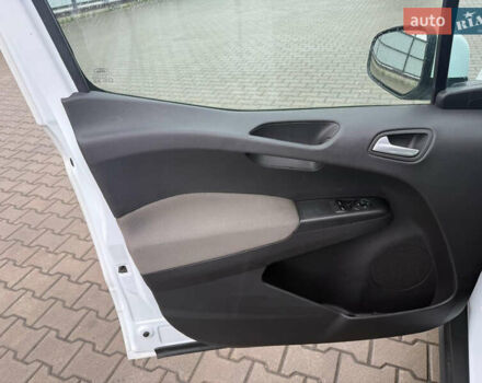 Белый Форд Tourneo Courier, объемом двигателя 1.5 л и пробегом 220 тыс. км за 8850 $, фото 14 на Automoto.ua