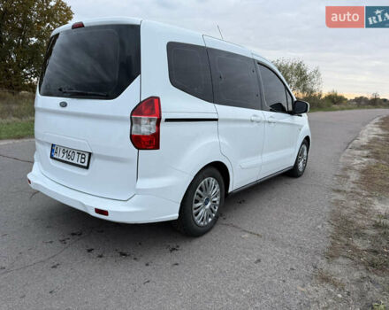 Белый Форд Tourneo Courier, объемом двигателя 1.5 л и пробегом 220 тыс. км за 9200 $, фото 4 на Automoto.ua