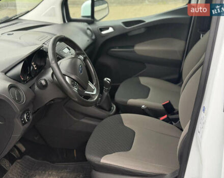 Белый Форд Tourneo Courier, объемом двигателя 1.5 л и пробегом 220 тыс. км за 8850 $, фото 10 на Automoto.ua