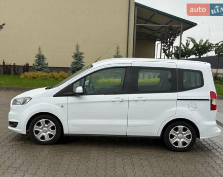Белый Форд Tourneo Courier, объемом двигателя 1.5 л и пробегом 220 тыс. км за 8850 $, фото 5 на Automoto.ua