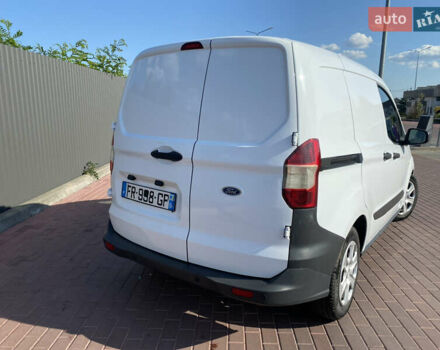 Белый Форд Tourneo Courier, объемом двигателя 1.5 л и пробегом 210 тыс. км за 9700 $, фото 3 на Automoto.ua