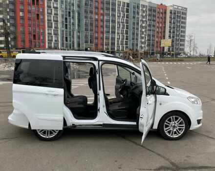 Белый Форд Tourneo Courier, объемом двигателя 1.6 л и пробегом 237 тыс. км за 12500 $, фото 5 на Automoto.ua