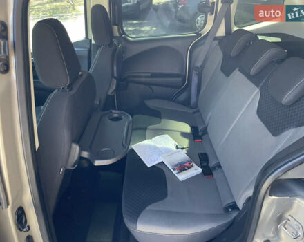 Бежевый Форд Tourneo Courier, объемом двигателя 1.5 л и пробегом 150 тыс. км за 8900 $, фото 6 на Automoto.ua