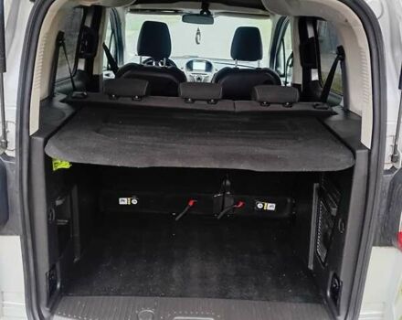 Серый Форд Tourneo Courier, объемом двигателя 1.56 л и пробегом 134 тыс. км за 7900 $, фото 3 на Automoto.ua