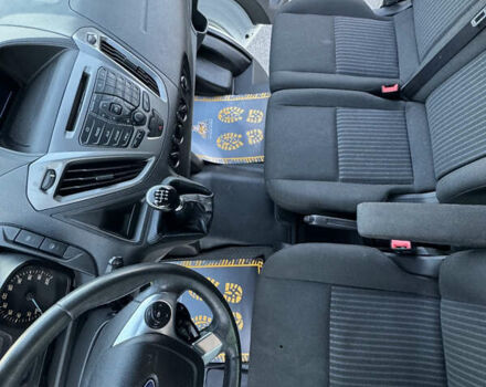 Белый Форд Турнео Кастом, объемом двигателя 2.2 л и пробегом 224 тыс. км за 16900 $, фото 44 на Automoto.ua