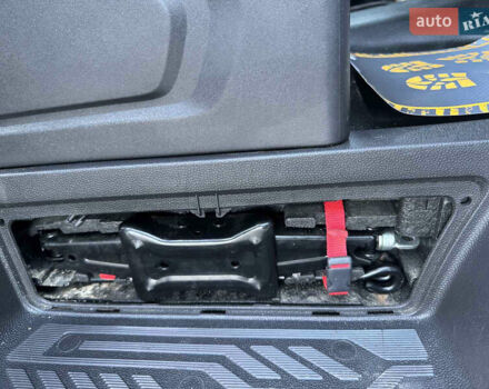 Белый Форд Турнео Кастом, объемом двигателя 2.2 л и пробегом 224 тыс. км за 16900 $, фото 36 на Automoto.ua