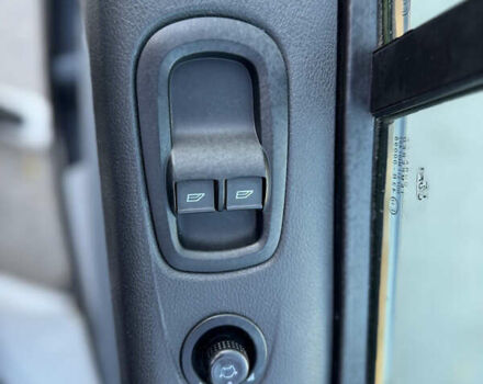 Белый Форд Турнео Кастом, объемом двигателя 2.2 л и пробегом 224 тыс. км за 16900 $, фото 25 на Automoto.ua