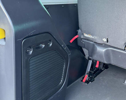 Белый Форд Турнео Кастом, объемом двигателя 2.2 л и пробегом 224 тыс. км за 16900 $, фото 42 на Automoto.ua