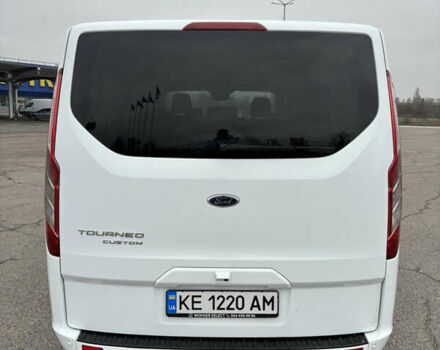 Белый Форд Турнео Кастом, объемом двигателя 2 л и пробегом 196 тыс. км за 23640 $, фото 5 на Automoto.ua