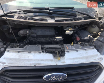 Белый Форд Турнео Кастом, объемом двигателя 2 л и пробегом 306 тыс. км за 19500 $, фото 14 на Automoto.ua