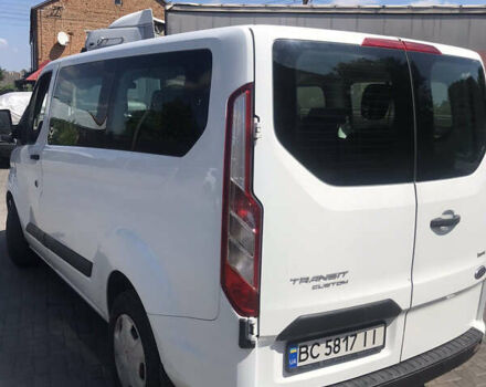 Белый Форд Турнео Кастом, объемом двигателя 2 л и пробегом 306 тыс. км за 19500 $, фото 4 на Automoto.ua