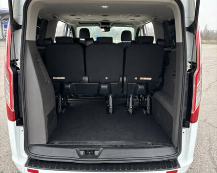 Белый Форд Турнео Кастом, объемом двигателя 2 л и пробегом 196 тыс. км за 23640 $, фото 9 на Automoto.ua