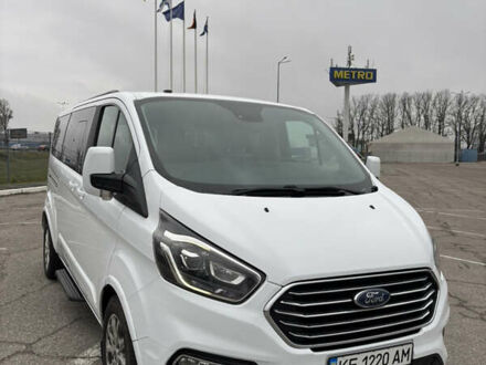 Белый Форд Турнео Кастом, объемом двигателя 2 л и пробегом 196 тыс. км за 23640 $, фото 1 на Automoto.ua