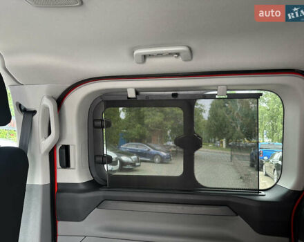 Форд Турнео Кастом 2024 в Киеве на Automoto.ua Красный Форд Турнео Кастом, объемом двигателя 2 л и пробегом 2 тыс. км за 55000 $, фото 31 на Automoto.ua