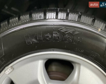 Сірий Форд Турнео Кастом, об'ємом двигуна 2 л та пробігом 193 тис. км за 25000 $, фото 64 на Automoto.ua