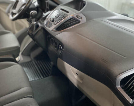 Сірий Форд Турнео Кастом, об'ємом двигуна 2 л та пробігом 193 тис. км за 25000 $, фото 12 на Automoto.ua