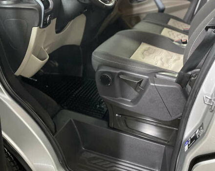 Сірий Форд Турнео Кастом, об'ємом двигуна 2 л та пробігом 193 тис. км за 25000 $, фото 7 на Automoto.ua