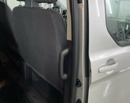 Сірий Форд Турнео Кастом, об'ємом двигуна 2 л та пробігом 193 тис. км за 25000 $, фото 51 на Automoto.ua