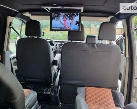 Серый Форд Турнео Кастом, объемом двигателя 2 л и пробегом 97 тыс. км за 19199 $, фото 16 на Automoto.ua