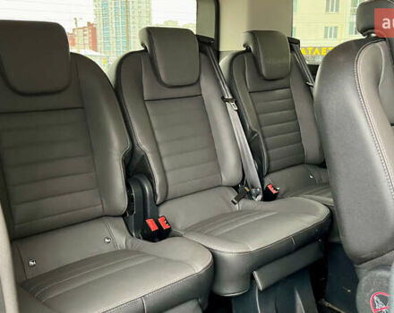 Зеленый Форд Турнео Кастом, объемом двигателя 2 л и пробегом 27 тыс. км за 34758 $, фото 5 на Automoto.ua