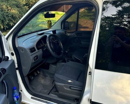 Форд Транзит Коннект 2004 в Запорожье на Automoto.ua Белый Форд Транзит Коннект, объемом двигателя 1.8 л и пробегом 233 тыс. км за 6000 $, фото 4 на Automoto.ua