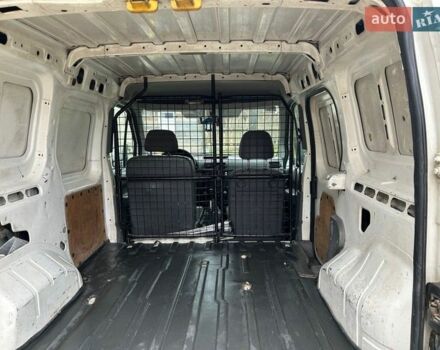 Белый Форд Транзит Коннект, объемом двигателя 1.8 л и пробегом 381 тыс. км за 2900 $, фото 6 на Automoto.ua