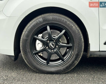 Білий Форд Транзит Коннект, об'ємом двигуна 1.5 л та пробігом 240 тис. км за 11700 $, фото 25 на Automoto.ua