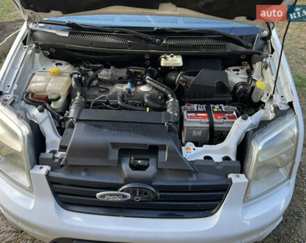 Белый Форд Транзит Коннект, объемом двигателя 1.75 л и пробегом 314 тыс. км за 4500 $, фото 13 на Automoto.ua