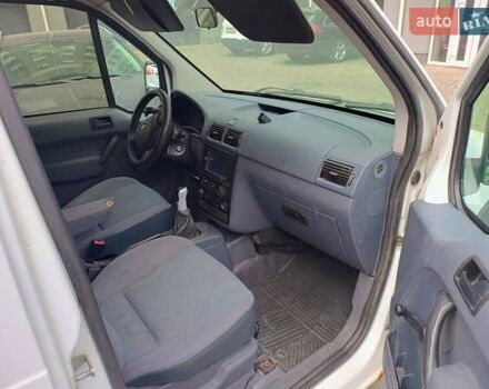 Белый Форд Транзит Коннект, объемом двигателя 1.8 л и пробегом 325 тыс. км за 3400 $, фото 4 на Automoto.ua