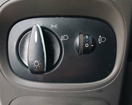 Білий Форд Транзит Коннект, об'ємом двигуна 2 л та пробігом 373 тис. км за 2999 $, фото 6 на Automoto.ua