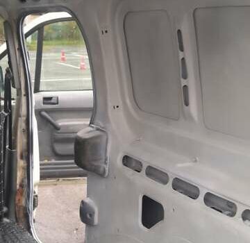 Форд Транзит Коннект 2003 в Сарнах на Automoto.ua Белый Форд Транзит Коннект, объемом двигателя 1.8 л и пробегом 300 тыс. км за 3650 $, фото 2 на Automoto.ua