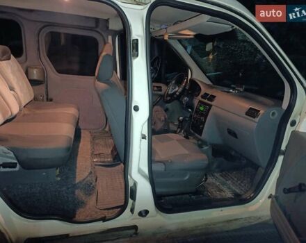 Белый Форд Транзит Коннект, объемом двигателя 1.75 л и пробегом 360 тыс. км за 2799 $, фото 4 на Automoto.ua