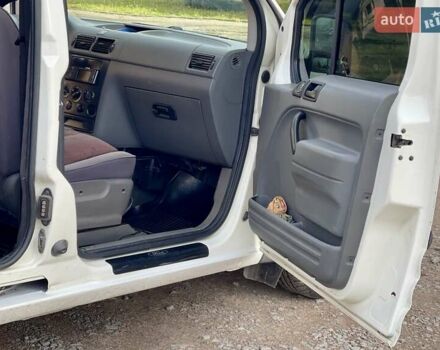 Белый Форд Транзит Коннект, объемом двигателя 1.75 л и пробегом 380 тыс. км за 4500 $, фото 20 на Automoto.ua