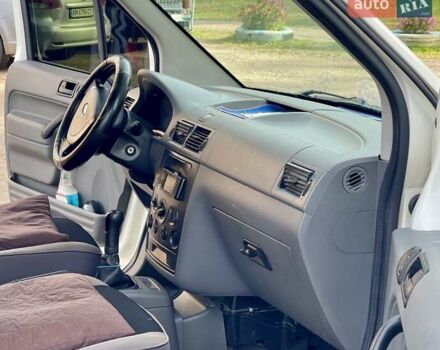 Белый Форд Транзит Коннект, объемом двигателя 1.75 л и пробегом 380 тыс. км за 4500 $, фото 22 на Automoto.ua