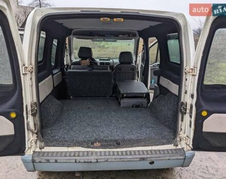 Белый Форд Транзит Коннект, объемом двигателя 1.8 л и пробегом 286 тыс. км за 3800 $, фото 5 на Automoto.ua