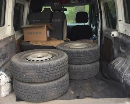 Белый Форд Транзит Коннект, объемом двигателя 1.8 л и пробегом 300 тыс. км за 4400 $, фото 3 на Automoto.ua