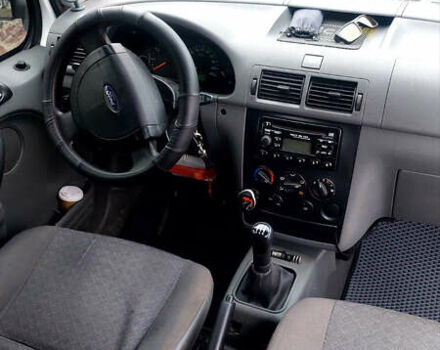 Белый Форд Транзит Коннект, объемом двигателя 1.8 л и пробегом 393 тыс. км за 4700 $, фото 5 на Automoto.ua