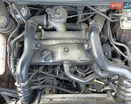 Форд Транзит Коннект 2006 у Коростене на Automoto.ua Білий Форд Транзит Коннект, об'ємом двигуна 1.8 л та пробігом 318 тис. км за 6300 $, фото 24 на Automoto.ua