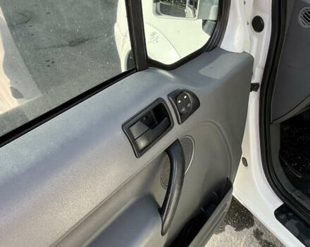 Белый Форд Транзит Коннект, объемом двигателя 1.75 л и пробегом 224 тыс. км за 5200 $, фото 13 на Automoto.ua