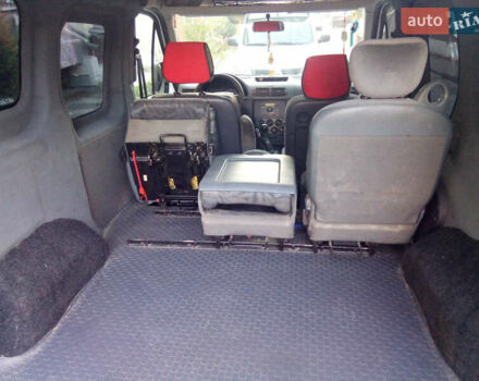 Білий Форд Транзит Коннект, об'ємом двигуна 1.8 л та пробігом 240 тис. км за 4600 $, фото 2 на Automoto.ua