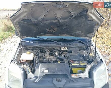 Форд Транзит Коннект 2006 у Коростене на Automoto.ua Білий Форд Транзит Коннект, об'ємом двигуна 1.8 л та пробігом 318 тис. км за 6300 $, фото 22 на Automoto.ua