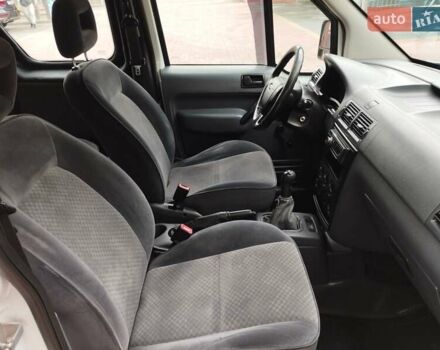 Білий Форд Транзит Коннект, об'ємом двигуна 1.75 л та пробігом 350 тис. км за 4999 $, фото 19 на Automoto.ua