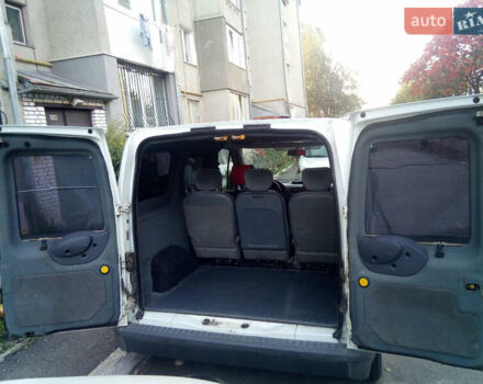 Білий Форд Транзит Коннект, об'ємом двигуна 1.8 л та пробігом 240 тис. км за 4600 $, фото 3 на Automoto.ua