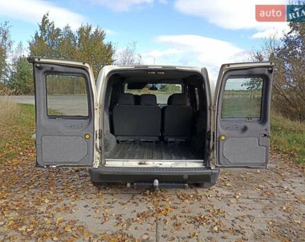 Форд Транзит Коннект 2006 у Коростене на Automoto.ua Білий Форд Транзит Коннект, об'ємом двигуна 1.8 л та пробігом 318 тис. км за 6300 $, фото 18 на Automoto.ua