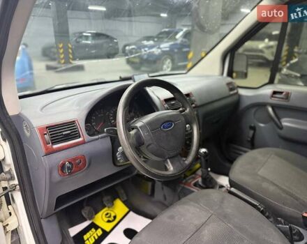 Форд Транзит Коннект 2007 у Чернівцях на Automoto.ua Білий Форд Транзит Коннект, об'ємом двигуна 1.75 л та пробігом 267 тис. км за 5000 $, фото 17 на Automoto.ua